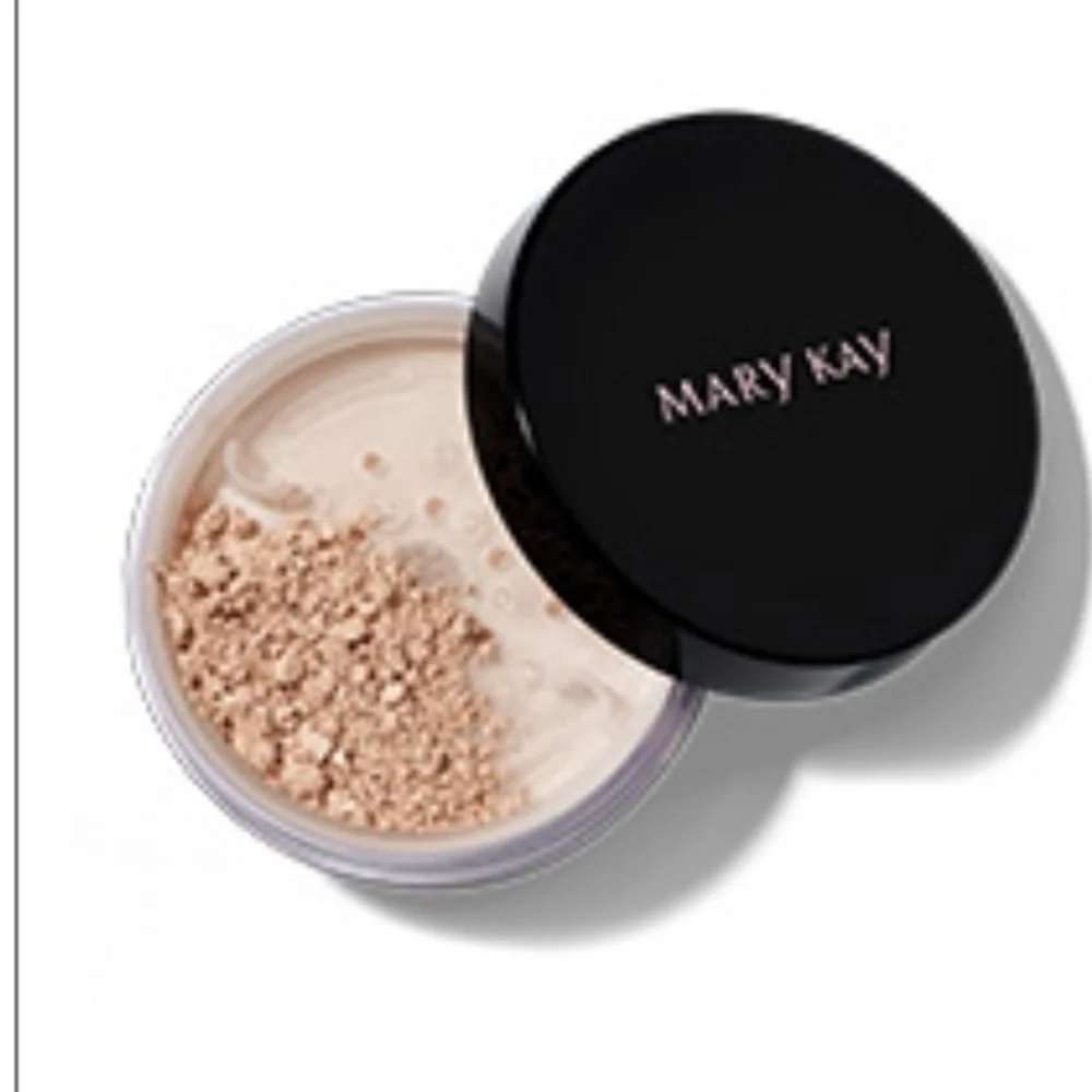 💖NIB Mary Kay Silky Setting Powder: Light Ivory💖